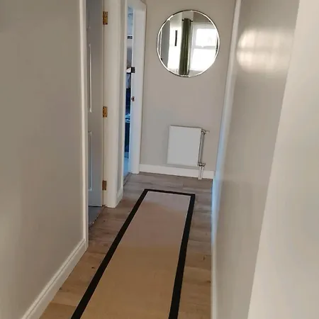 Brady Монахан