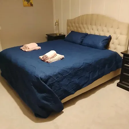 Brady Монахан