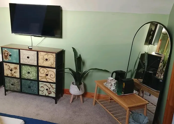 Проживание в семье Brady Монахан