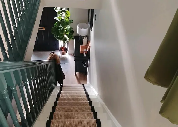 Проживание в семье Brady *