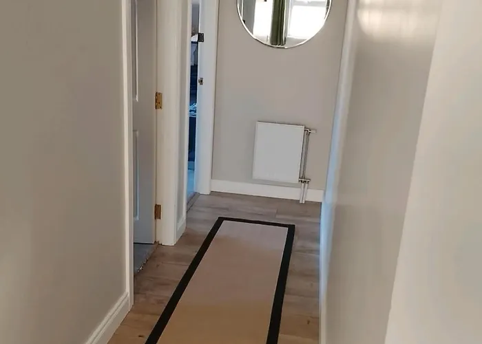 Brady Монахан